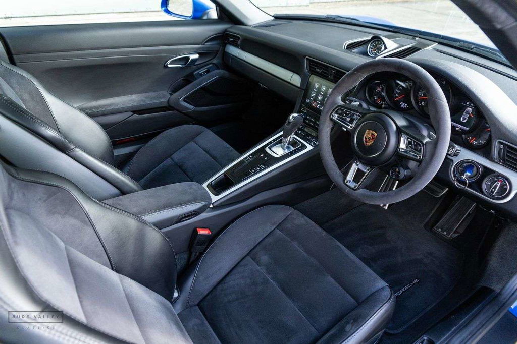 Porsche 991.2 Carrera GTS