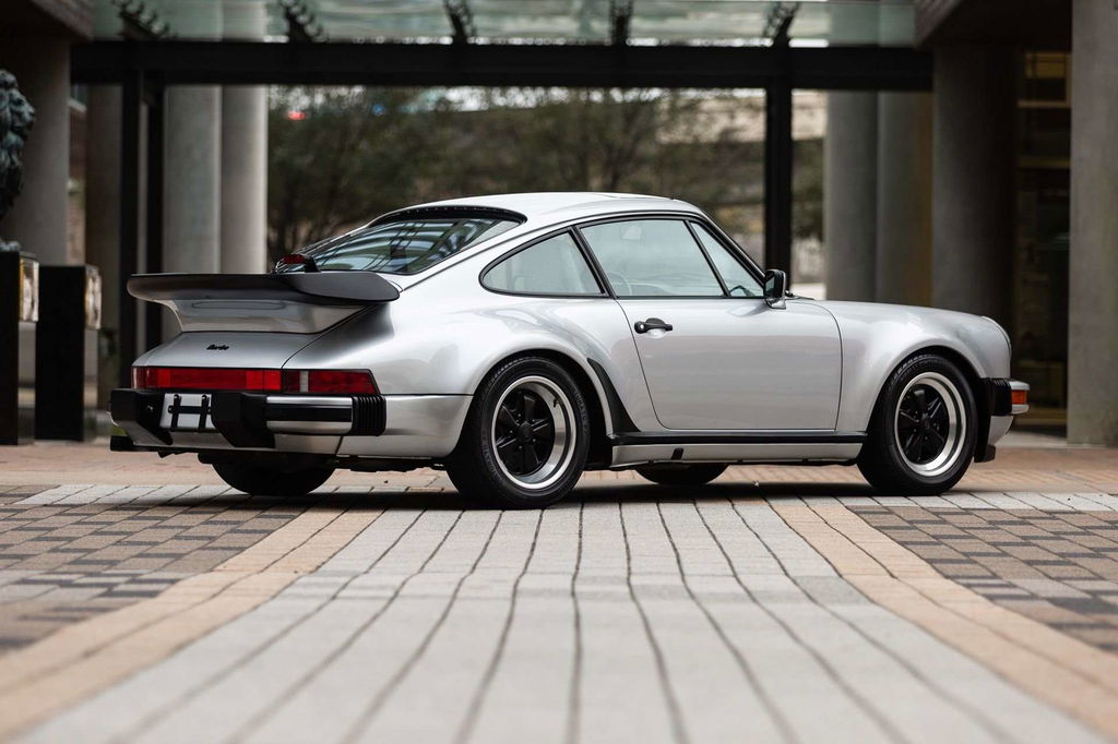 Porsche 911 Turbo 3.3 (US)