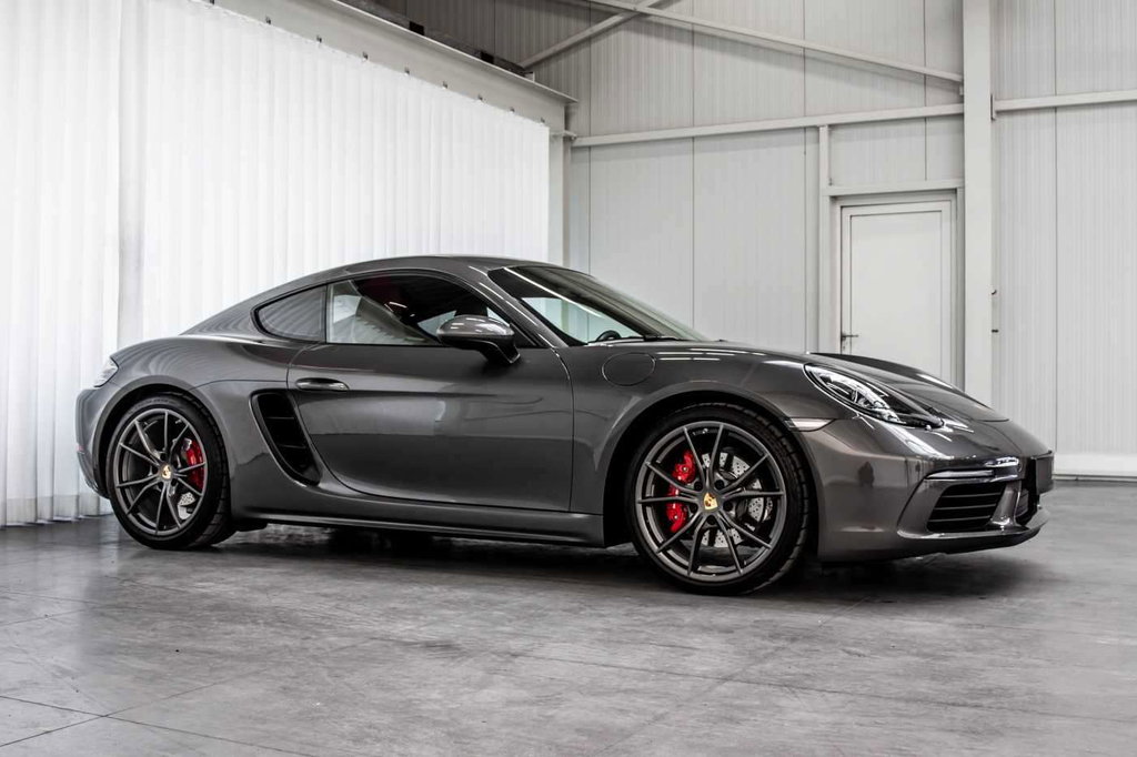 Porsche 718 Cayman S