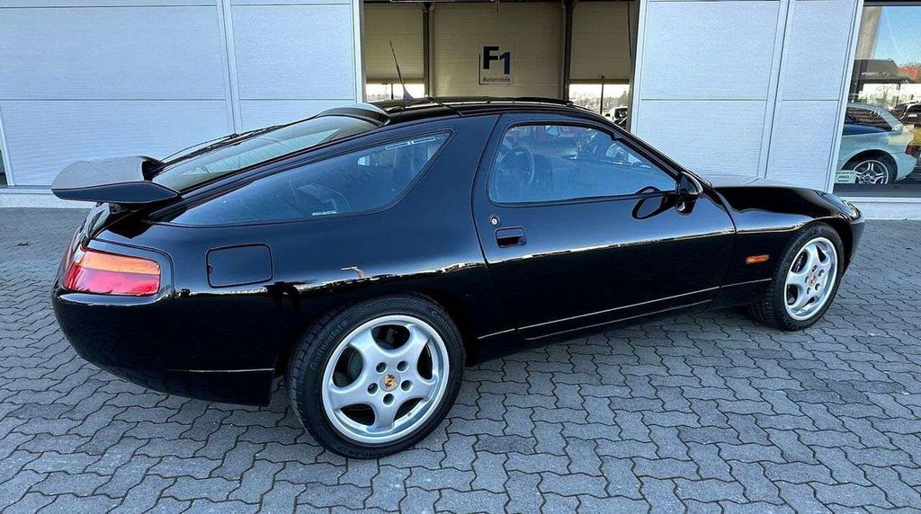 Porsche 928 GTS