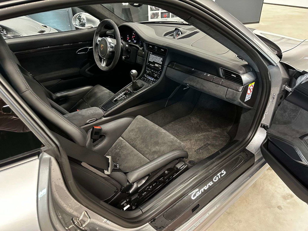 Porsche 991 Carrera GTS