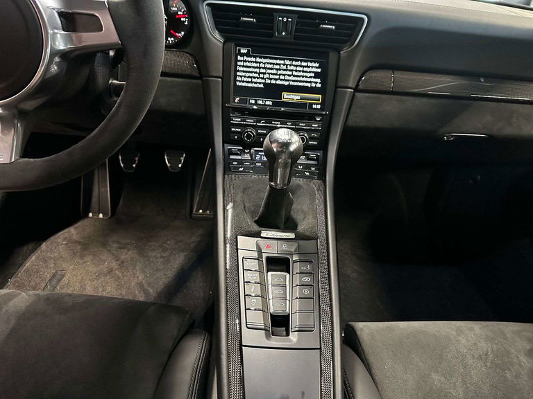 Porsche 991 Carrera GTS