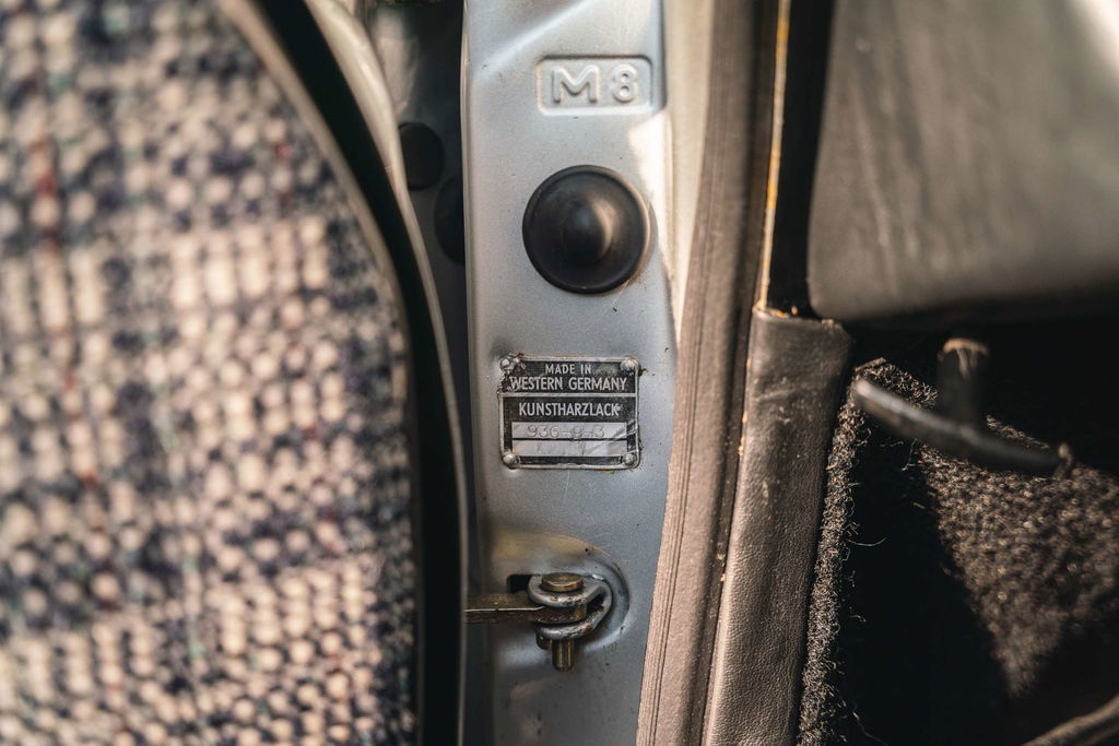 Porsche 911 „25 Jahre Jubiläumsmodell“