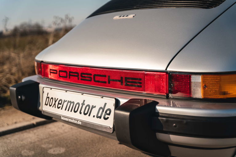 Porsche 911 „25 Jahre Jubiläumsmodell“
