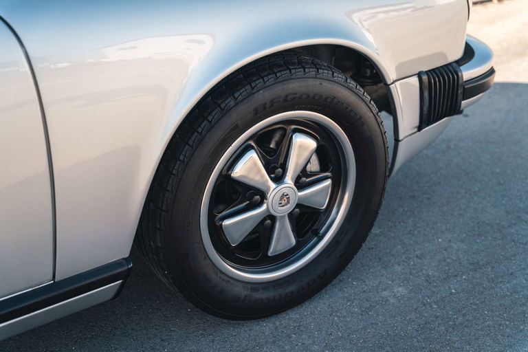 Porsche 911 „25 Jahre Jubiläumsmodell“