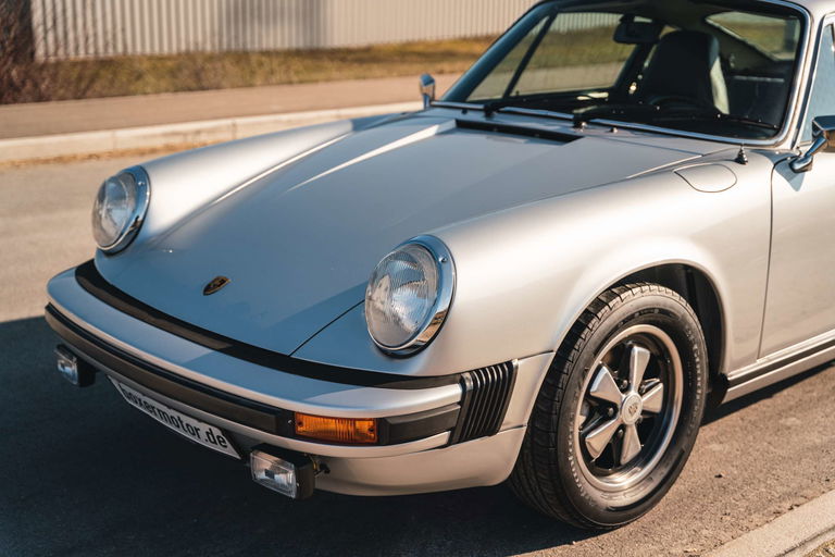 Porsche 911 „25 Jahre Jubiläumsmodell“