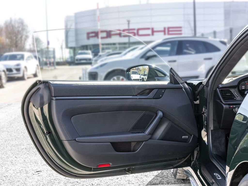 Porsche 992 GT3 Touring