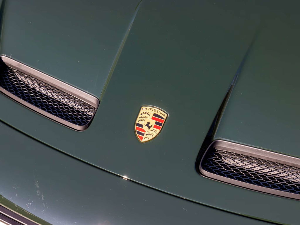 Porsche 992 GT3 Touring