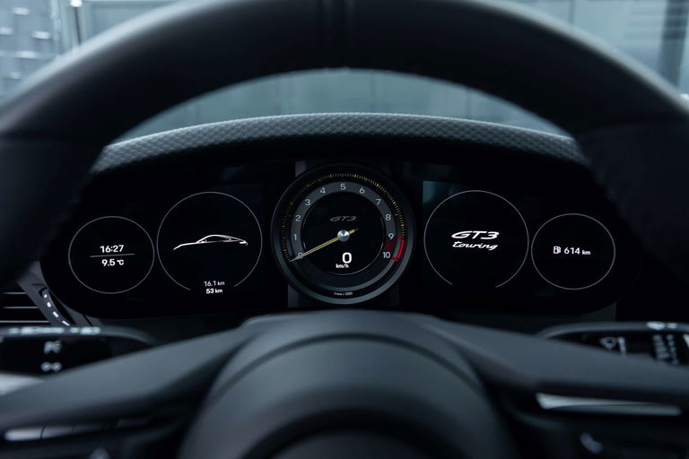 Porsche 992 GT3 Touring