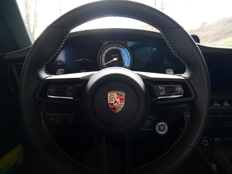 Porsche 992 GT3 Touring