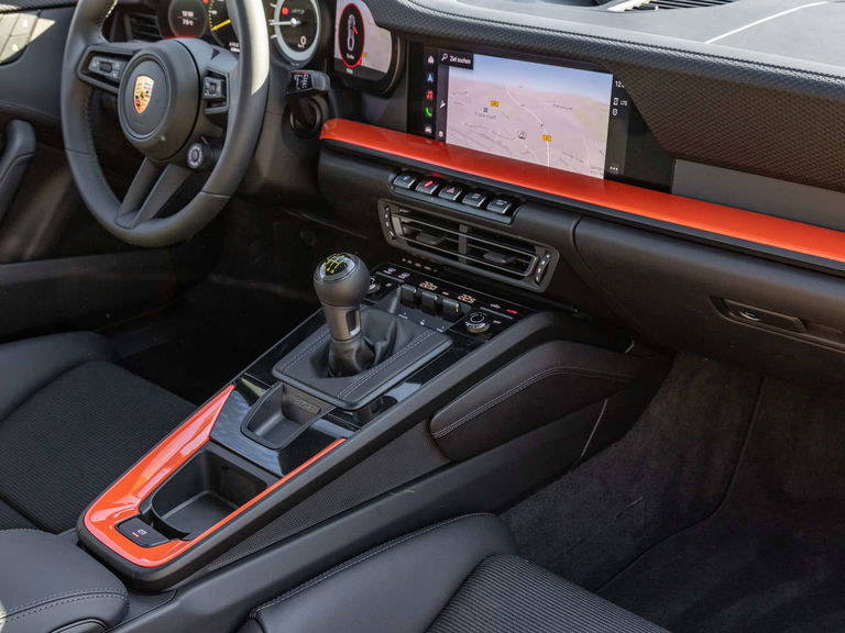 Porsche 992 GT3 Touring