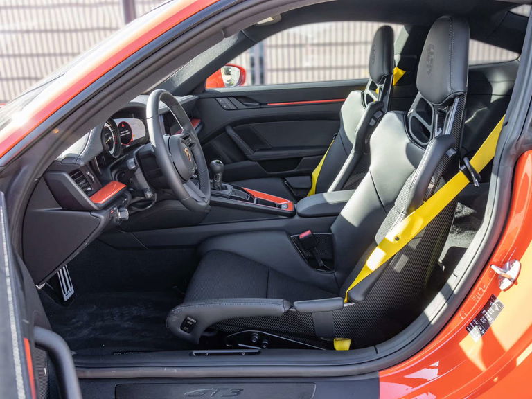 Porsche 992 GT3 Touring