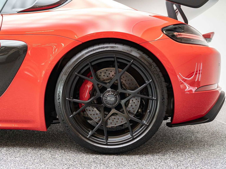Porsche 718 Cayman GT4 RS
