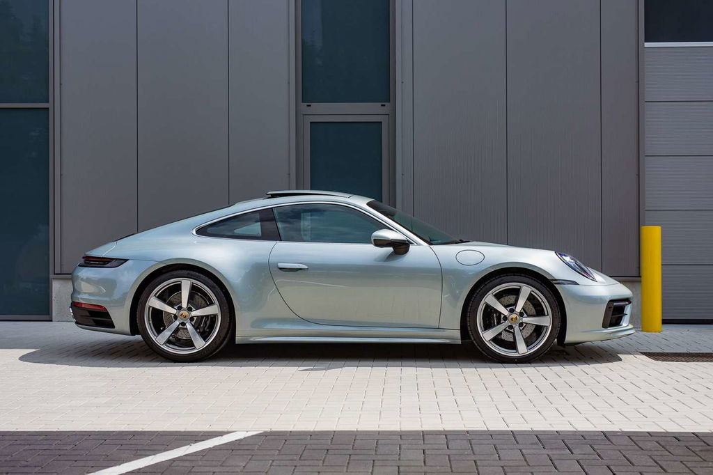 2022 Porsche 911 Carrera 4S 
