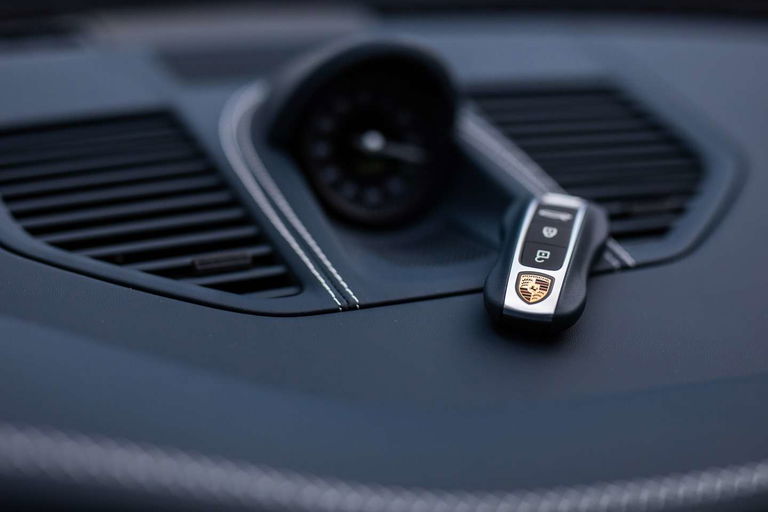 Porsche 992 Carrera 4S