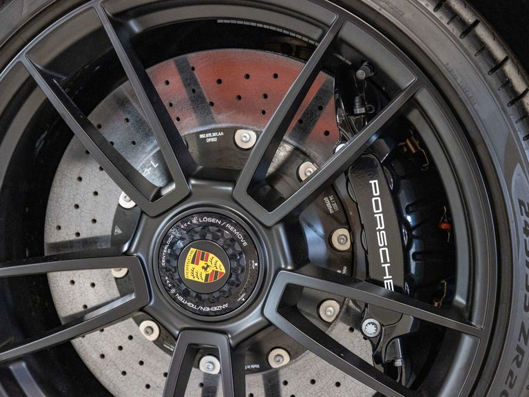 Porsche 992 Carrera GTS