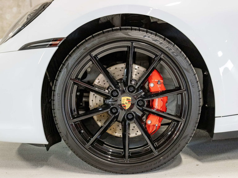 Porsche 992 Carrera 4S