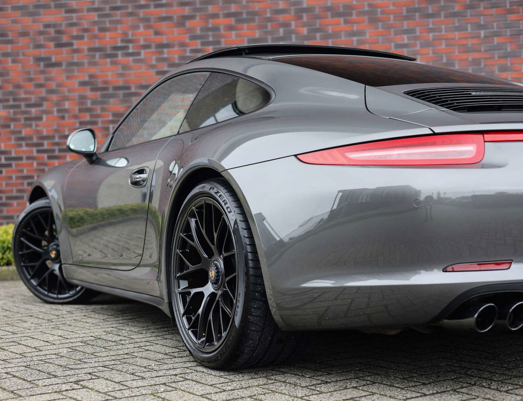 Porsche 991 Carrera 4 GTS