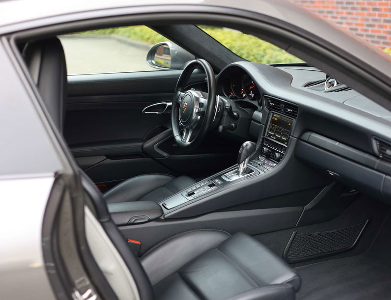 Porsche 991 Carrera 4 GTS