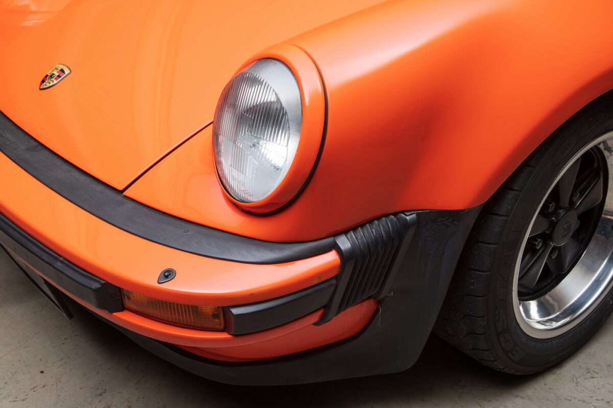 Miniature Porsche 911 Carrera 3.0 Type 930 de Solido au 1:18