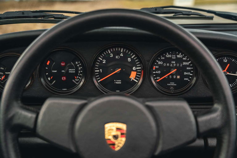 Porsche 911 Carrera 3.2 Speedster