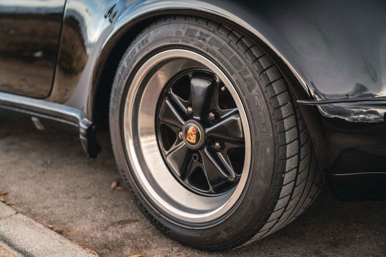 Porsche 911 Carrera 3.2 Speedster