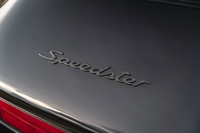 Porsche 911 Carrera 3.2 Speedster