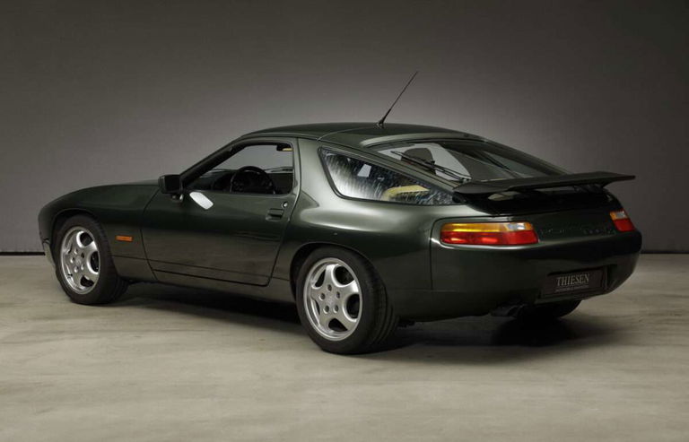 Porsche 928 S4