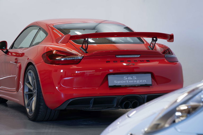 Porsche 981 Cayman GT4