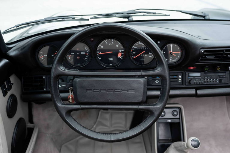 Porsche 911 Carrera 3.2