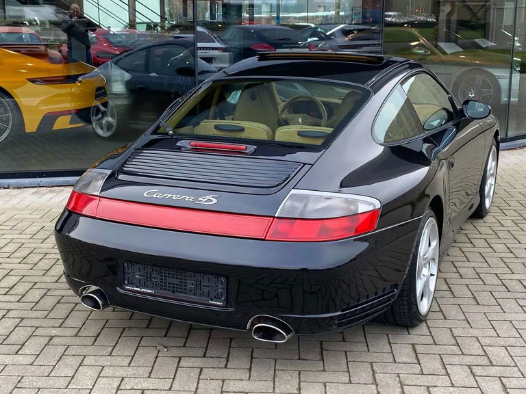 Porsche 996 Carrera 4S