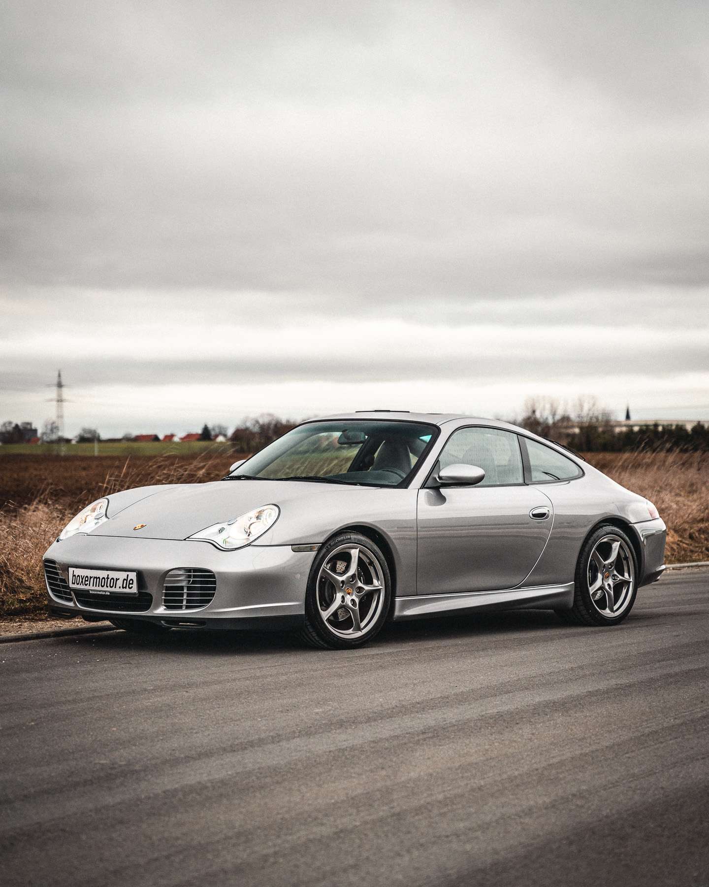 ハッピーだま 2002 Porsche 911 (996) Turbo 'Techart GT Street' VIN