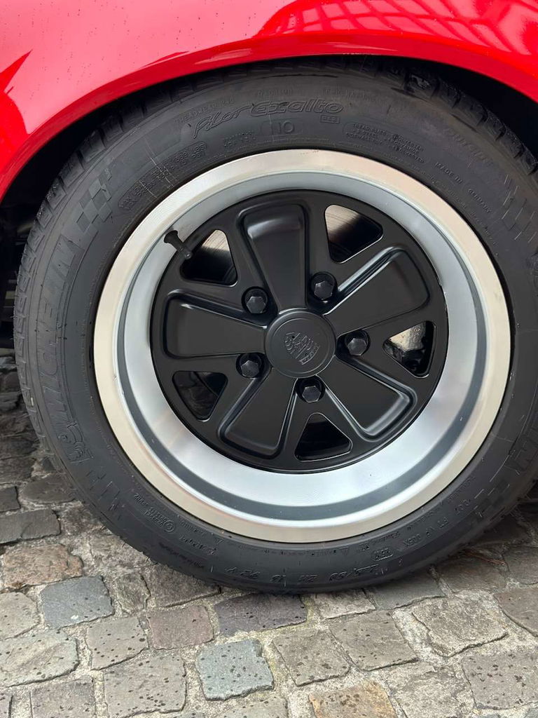 Porsche 911 Carrera 3.2