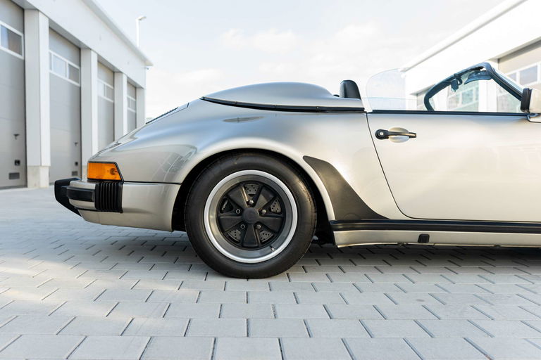 Porsche 911 Carrera 3.2 Speedster