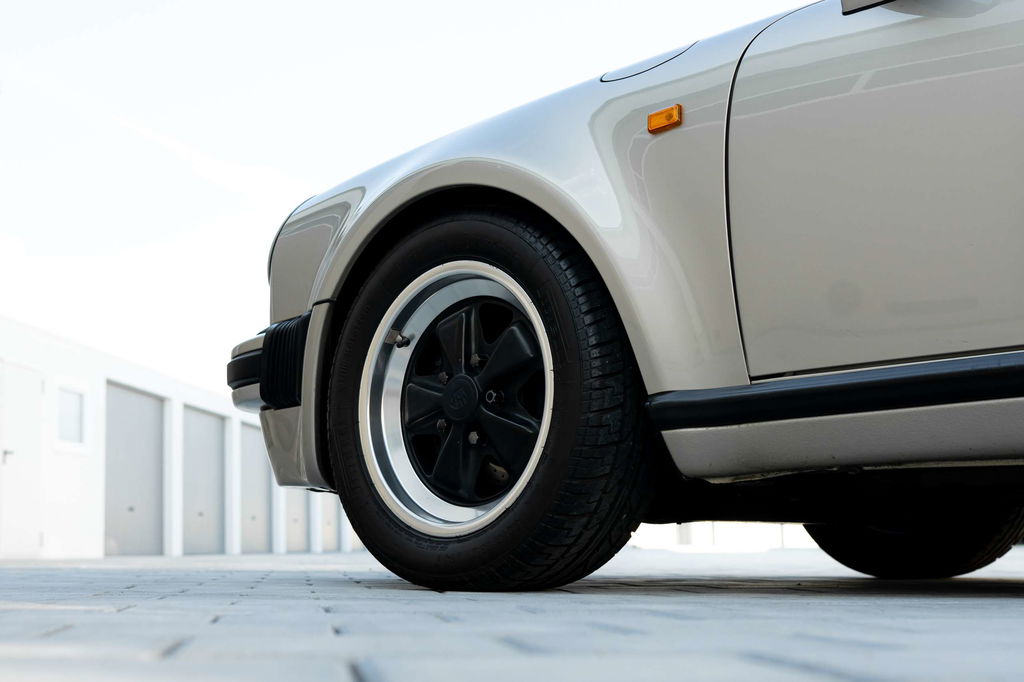 Porsche 911 Carrera 3.2 Speedster