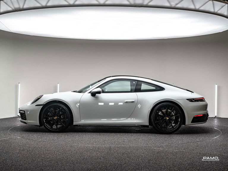 Porsche 992 Carrera