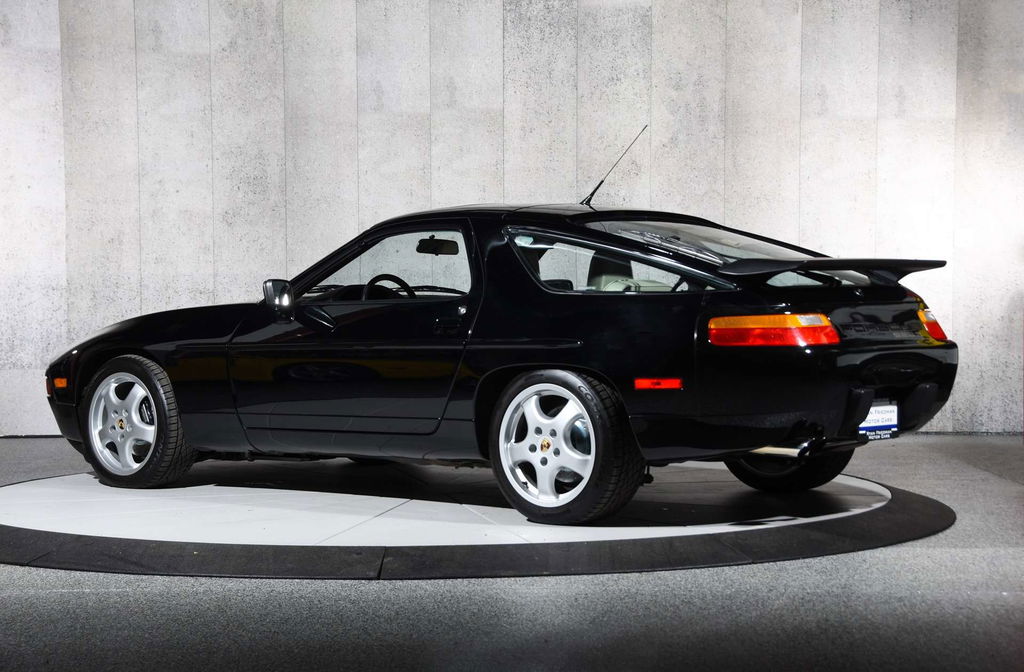 Porsche 928 S4