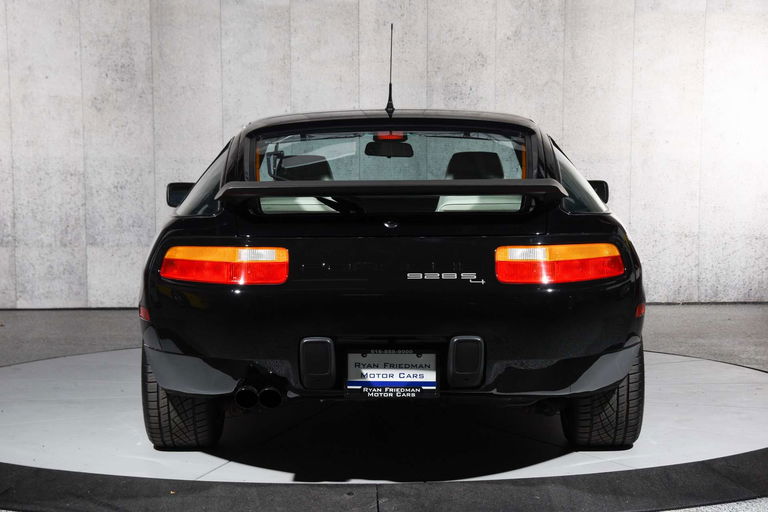 Porsche 928 S4
