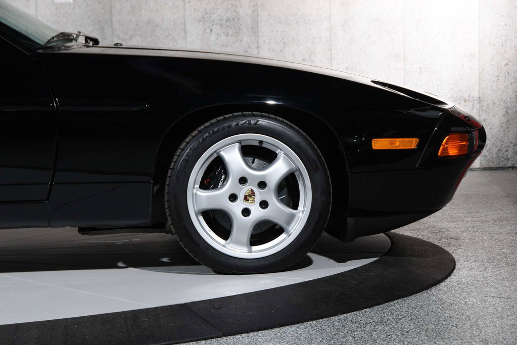 Porsche 928 S4