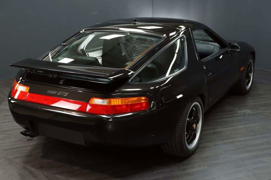 Porsche 928 GTS