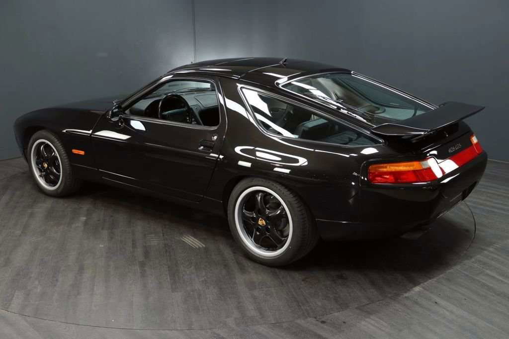 Porsche 928 GTS