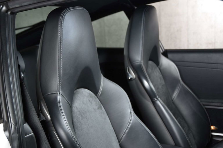 Porsche 997.2 Carrera GTS