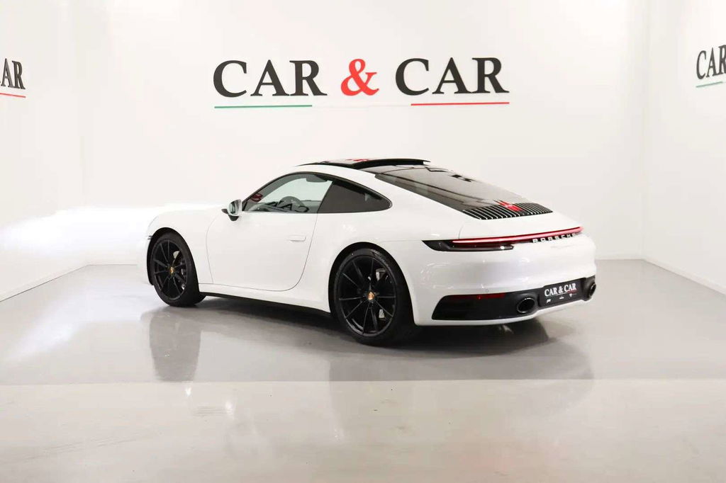 Porsche 992 Carrera 4