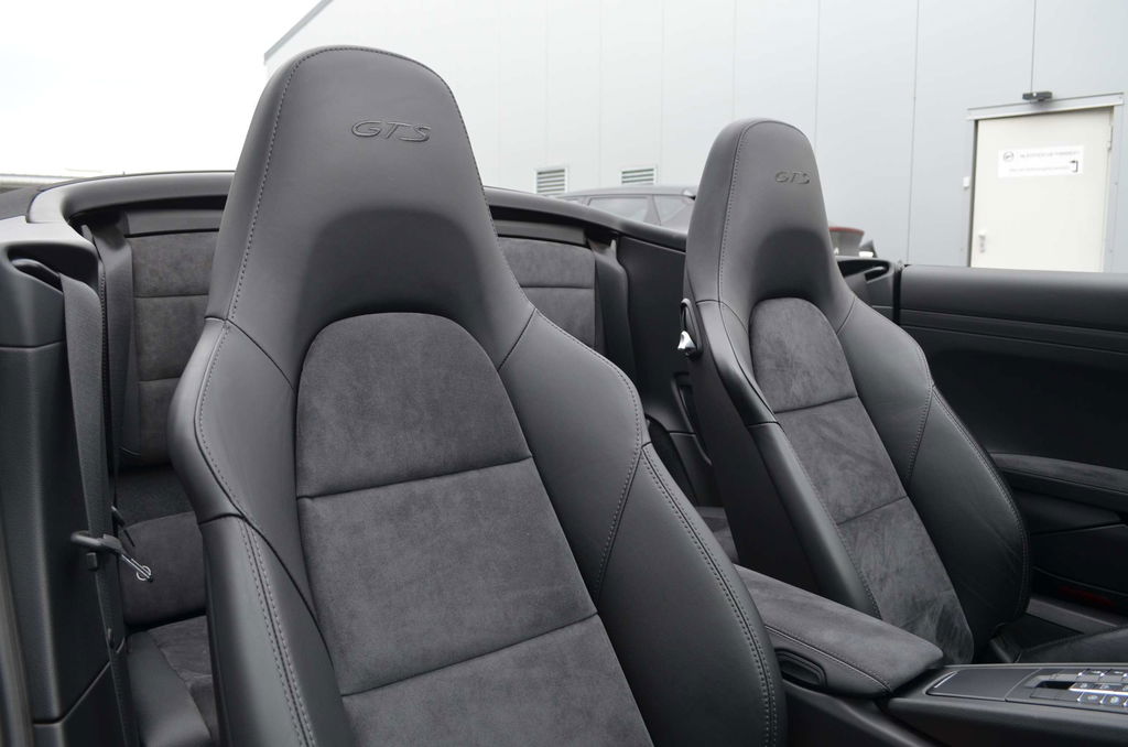 Porsche 991 Carrera 4 GTS
