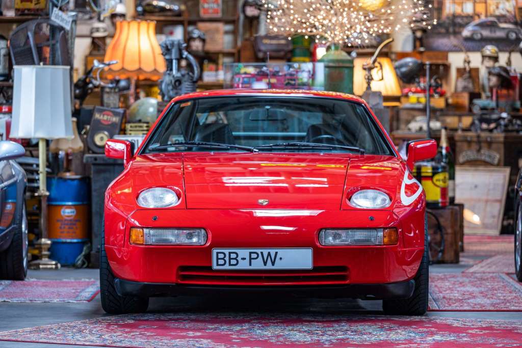 Porsche 928 Indischrot