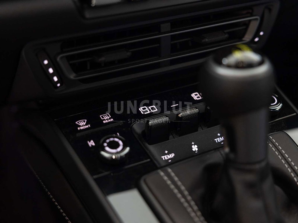 Porsche 992 GT3 Touring