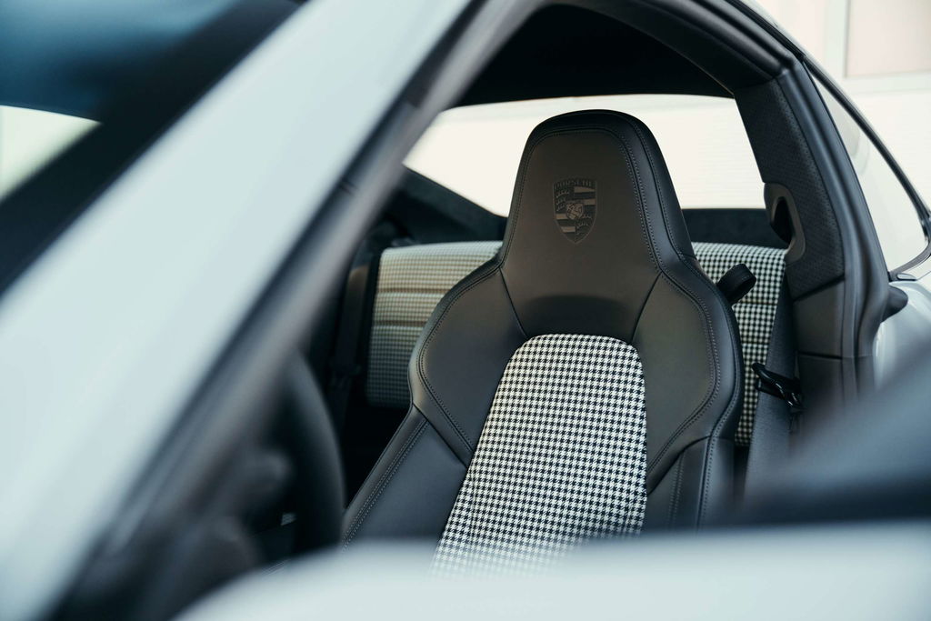 Porsche 992 Sport Classic