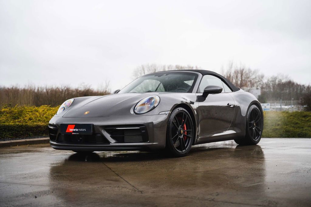 Porsche 992 Carrera 4 GTS