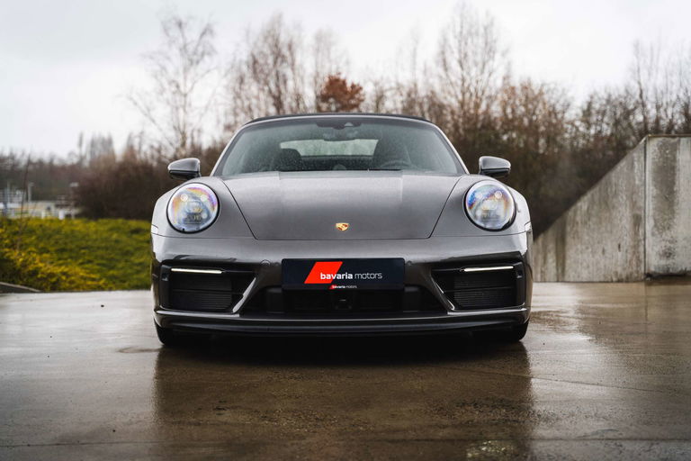Porsche 992 Carrera 4 GTS