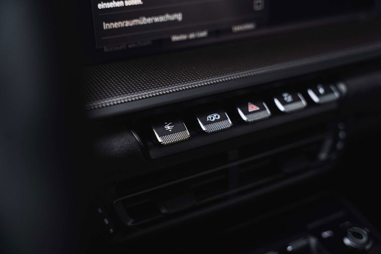 Porsche 992 Carrera 4 GTS